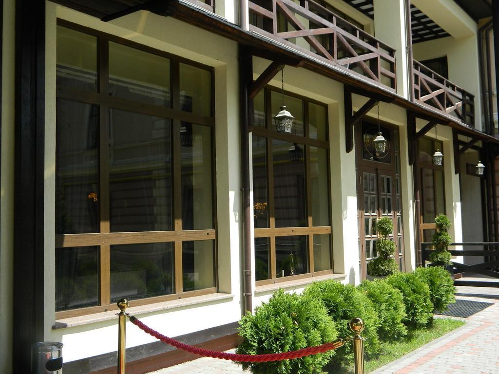Georg Palace Hotel Chernivtsi Exterior foto